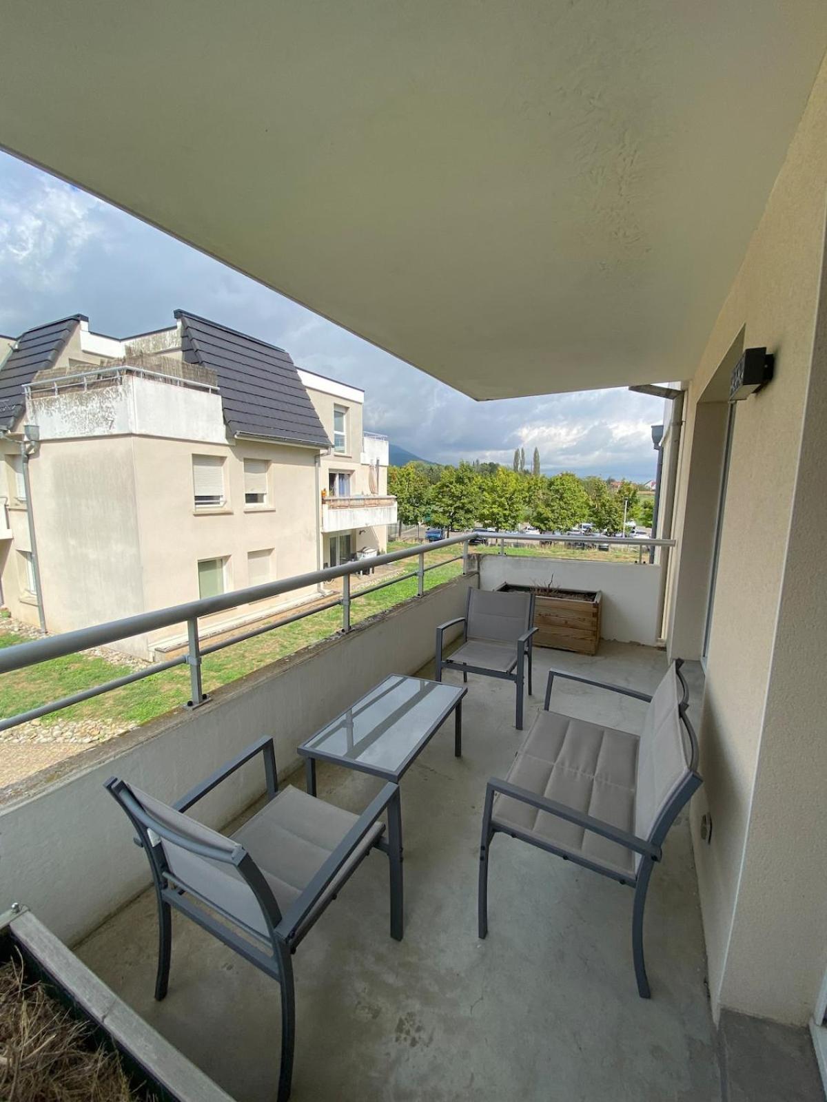 U1 Chaleureux Appartement Avec Balcon A Uffholtz Dış mekan fotoğraf